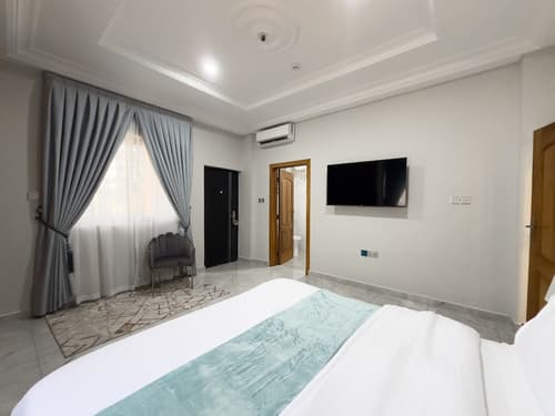 The AUD Luxury Apartments, Room