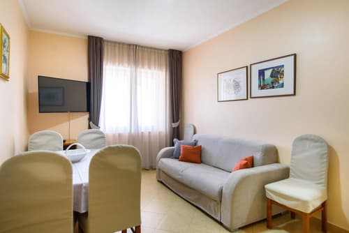 Vila Curic, Living area