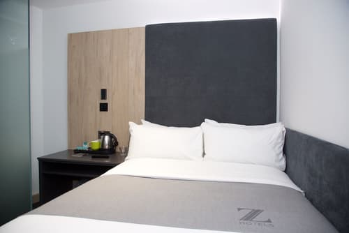 The Z Hotel Bath, Room