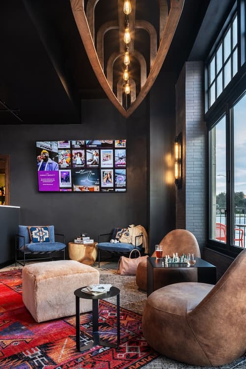 Moxy Springfield Downtown, Lobby