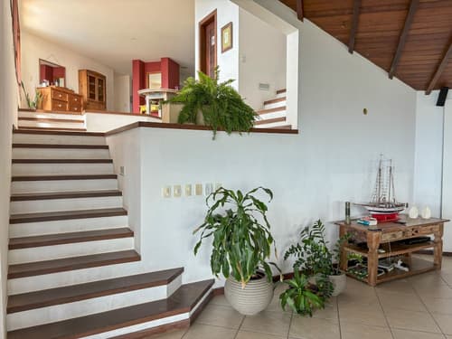 Pousada La Belle Maison Brigitte Bardot, Interior entrance