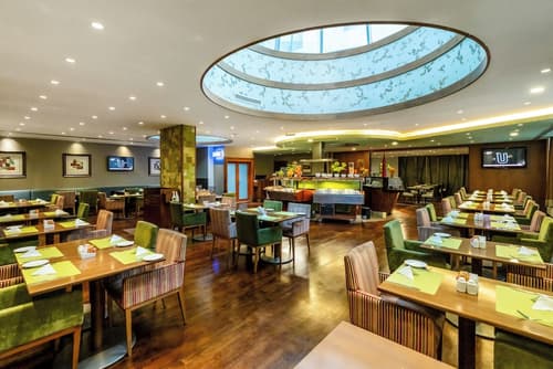 Montreal Barsha Hotel, Restaurant