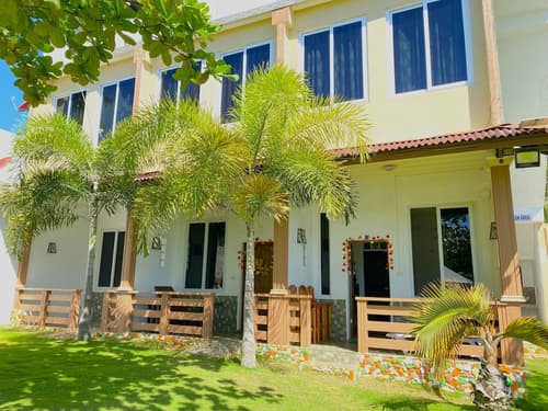 Oceanfront Beach Resort, Primary image