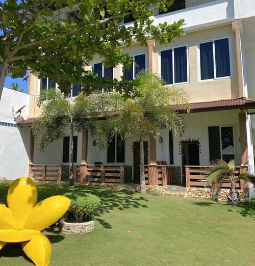 Oceanfront Beach Resort, Front of property