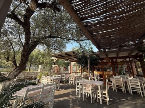 Hotel Stolis, Restaurant