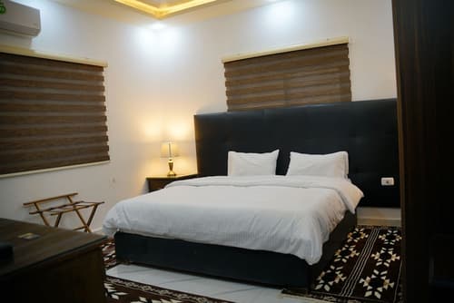 Mansi Residence, Room