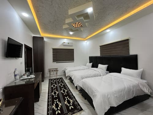 Mansi Residence, Room
