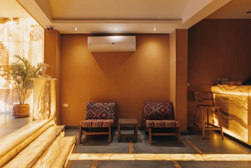 Almas Pyramids View, Reception