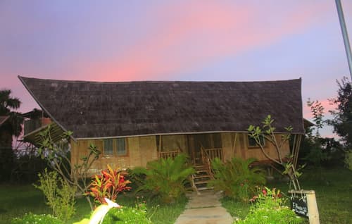 Hanchey Bamboo Resort, 