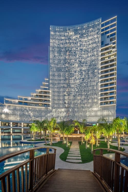 Grand Sapphire Resort & Casino, 