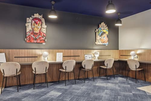 Akena Serris  Val d'Europe, Lobby sitting area