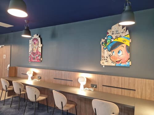 Akena Serris  Val d'Europe, Reception