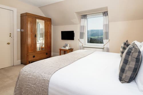 Beinn Bhracaigh, Room