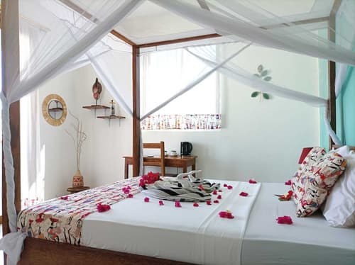 Zanzicrown Hotel, Room