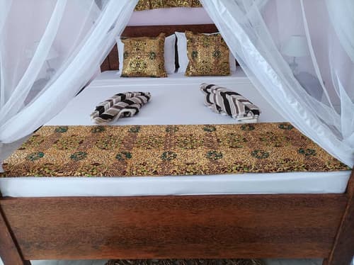 Zanzicrown Hotel, Room