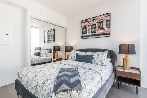 The Estate Entertainment District, Room