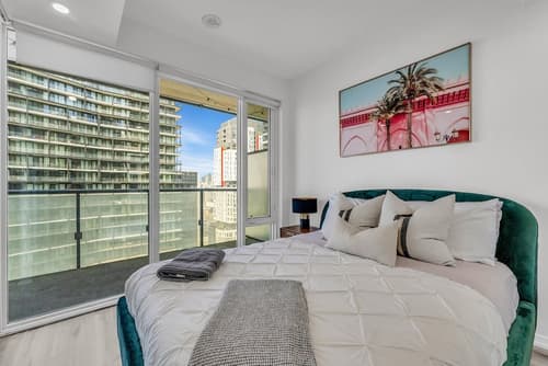 The Estate Entertainment District, Room