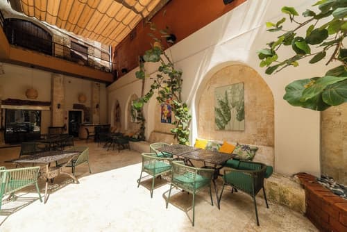 Empyrean Art Deco, Restaurant