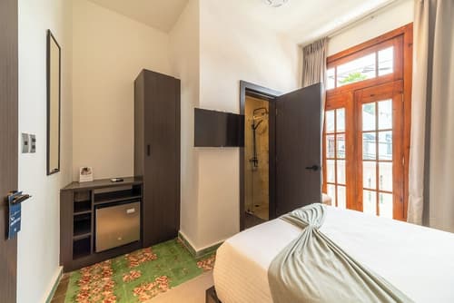 Empyrean Art Deco, Room