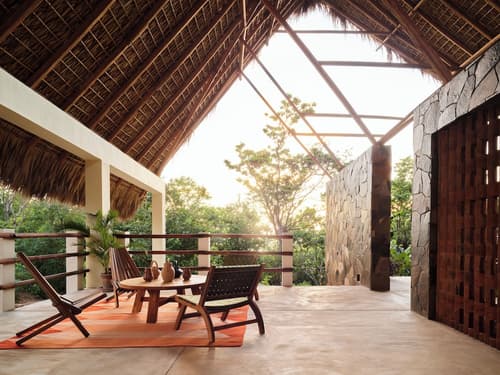 Cocolia Hotel, Reception