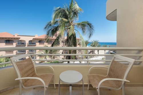 GR Solaris Lighthouse Los Cabos, Terrace/patio