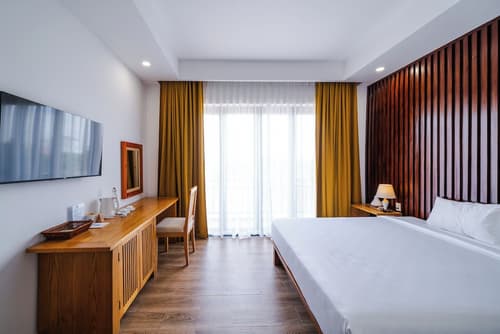 Palm River Boutique, Room