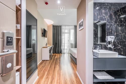 VH Broad Way Tirana Center Hotel, Room