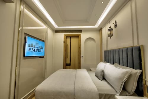 Empire Platinum Suites, Room
