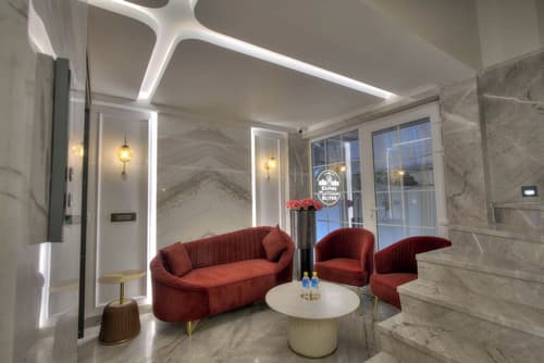 Empire Platinum Suites, Lobby