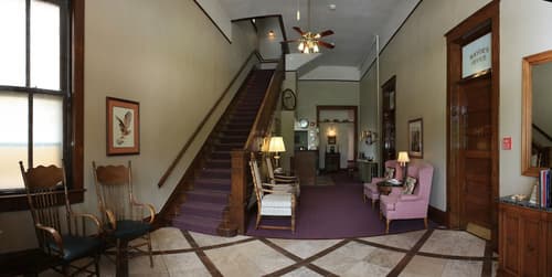 Town Hall Inn, Lobby sitting area