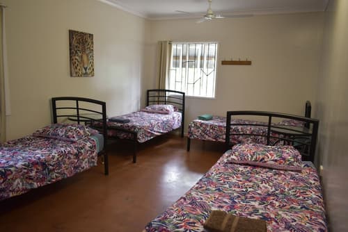 Travellers Paradise Heritage Historical Place - Hostel, Room