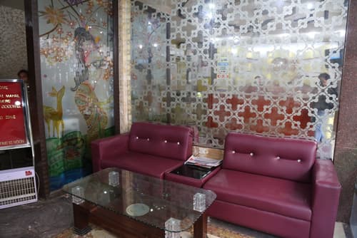 Hotel Nirmal Mahal by Sushant Travels, Lobby sitting area