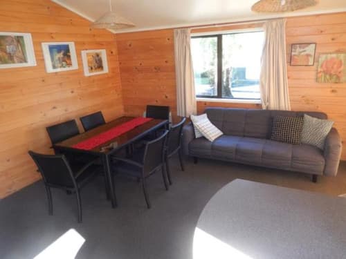 Bay of Islands Holiday Park, Living area
