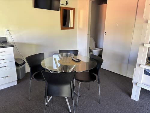 Bay of Islands Holiday Park, In-room dining