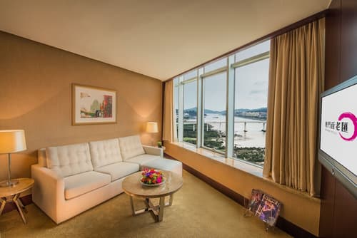 Broadway Hotel, Room