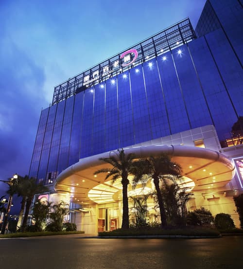 Broadway Hotel, Exterior