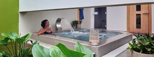 Plantation Urban Resort & Spa, Indoor spa tub