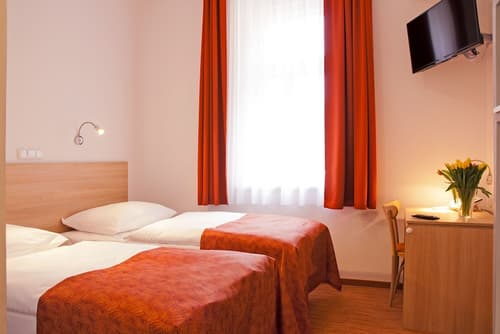 Hotel Ambiance, Room