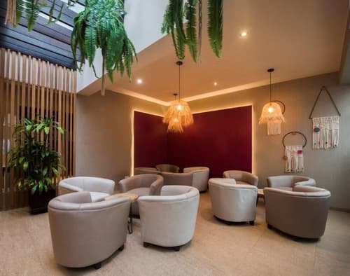 Hotel El Tambo 1, Interior entrance