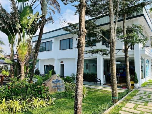 Sea Breeze Resort, Reception