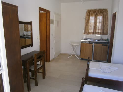 Kohili Studios, Room