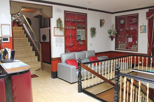 Pensão França, Lobby sitting area