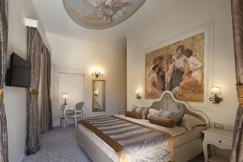 Heritage Hotel Life Palace, Room