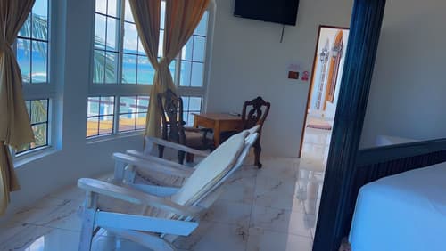 Waters Edge Guest House, Room