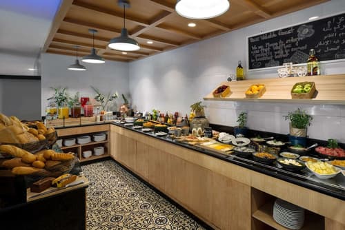 Park Inn by Radisson Dammam, Restaurant