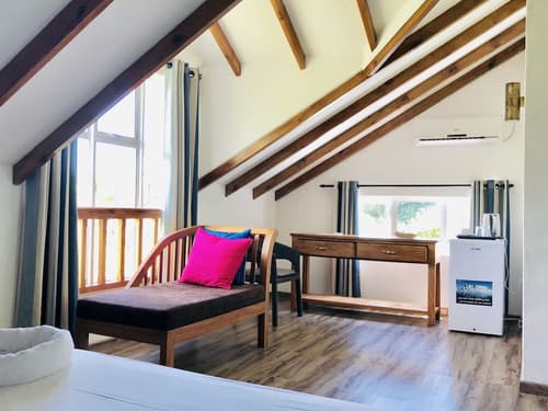 La Modestie Villa, Room