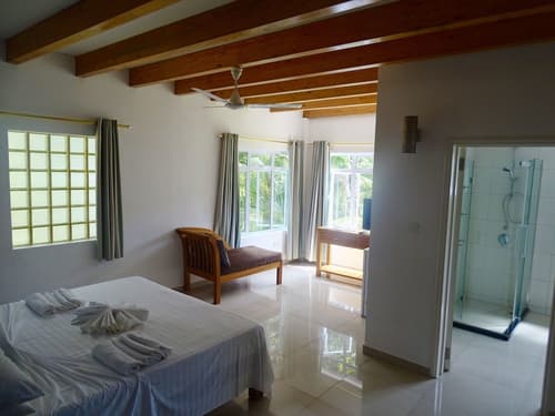 La Modestie Villa, Room