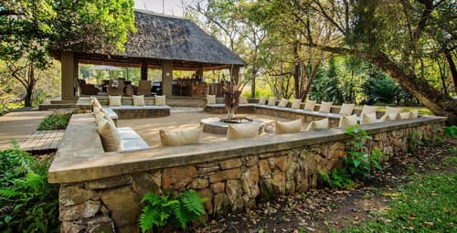 Summerfields Rose Retreat & Spa, Interior entrance