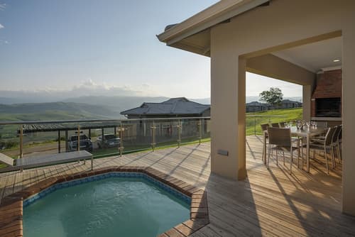Cayley Mountain Resort, Terrace/patio
