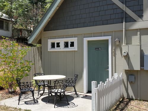 Indian Flat RV Park - Tent Cabins & Cottages, Room